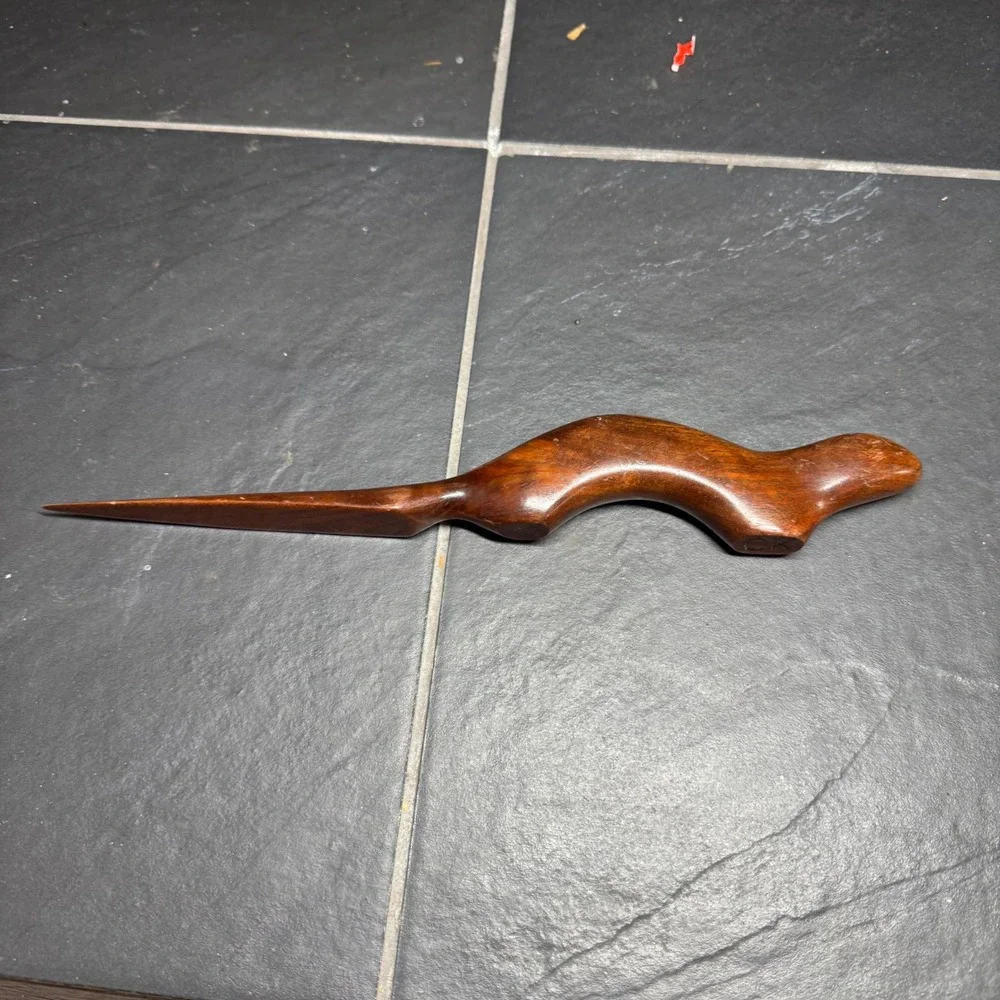 Hand Carved Artisan Olivewood Otter Letter Opener Ergonomic Otter Shape Hardwood - Picture 4 of 7